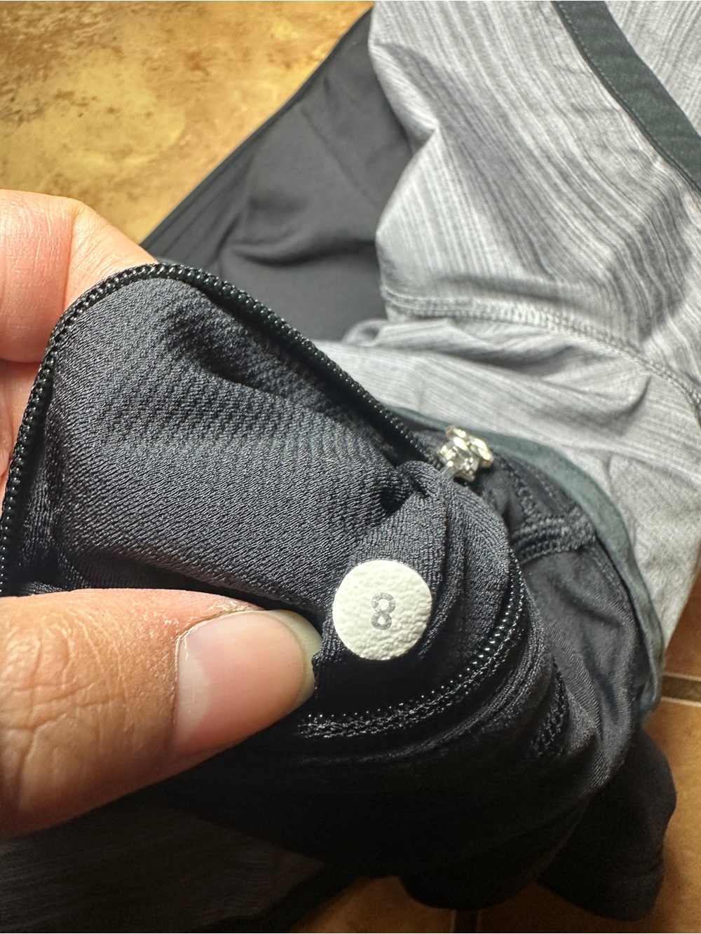 Lululemon Run Speed Squat Shorts Size 8 Twisted Stripe Fossil/ Black - Picture 6 of 6